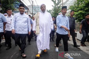 Gibran sambangi Majeis Ta'lim Al Habib Ali Al Habsy di Kwitang