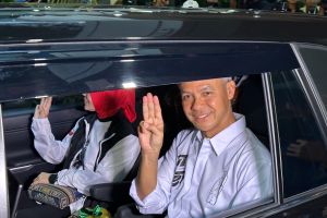 Ganjar-Mahfud tiba di KPU untuk debat perdana