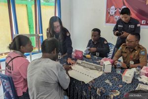 KPU gandeng Dinsos Manokwari kunjungi difabel sosialisasi Pemilu 2024