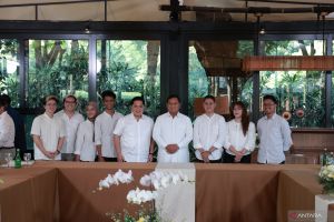 Prabowo makan siang bersama Erick Thohir dan para pebisnis muda
