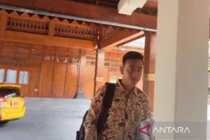 Gibran lakukan persiapan debat dengan membahas materi dari timses
