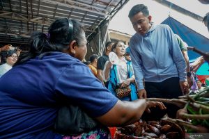 Kunjungi Pasar Minggu, Gibran sebut revitalisasi pasar tradisional