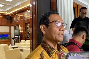 Mahfud yakin Ganjar siap ikuti debat ketiga capres soal pertahanan