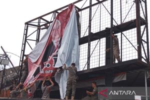 Bawaslu Kota Yogyakarta tertibkan ribuan APK melanggar aturan