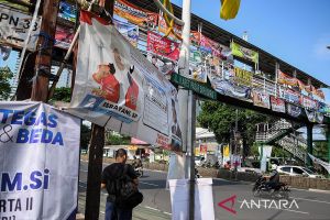 Pemkot Jakbar tertibkan alat peraga kampanye dua hari ke depan