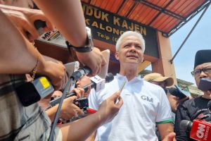 Ganjar sebut pedagang Pasar Kajen curhat harga sembako tidak jua turun