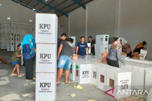KPU Sumenep kirim logistik ke kepulauan menggunakan kapal reguler