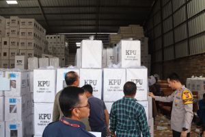 Bawaslu Garut pastikan pendistribusian logistik pemilu ke pelosok aman