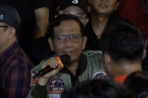 Jawaban Mahfud saat diminta warga tak jadi boneka partai pengusung