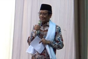 Mahfud MD ajak santri pilih pemimpin yang baik