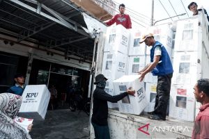 Bawaslu Natuna awasi pendistribusian logistik pemilu ke kecamatan