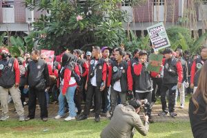 Sejumlah pendukung debat capres mulai berdatangan di JCC