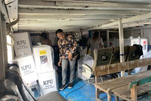 KPU Pulau Seribu sebut pengiriman logistik terjauh ke Pulau Sabira