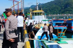 KPU Kaimana mulai distribusikan logistik pemilu ke distrik terjauh