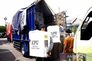 Hari ini KPU Situbondo distribusikan logistik pemilu ke kecamatan