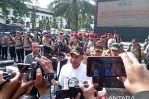 Bey Machmudin tegaskan tetap netral meski disebut "orang dekat" Istana