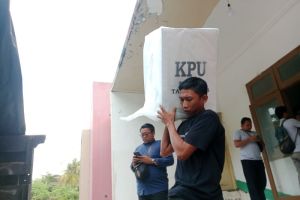 KPU Lombok Tengah mulai distribusikan logistik pemilu 2024