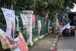 Hari kedua masa tenang, DKI turunkan 309 ribu alat peraga kampanye