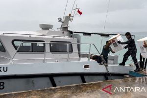 Kapal-kapal TNI AL bantu distribusi logistik pemilu ke pulau-pulau 3T