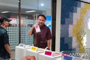 Gubernur Jawa Barat  mencoblos di TPS Jalan Cianjur