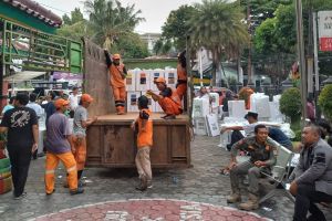 KPU Jakbar gelar pleno rekap suara di kecamatan malam ini