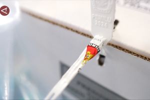 KPU Kabupaten Gorontalo segel kotak suara sebelum pendistribusian