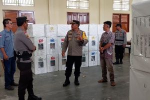 Mulai Selasa, PPK Siberut Selatan distribusikan logistik TPS terjauh