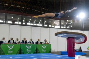 Senam artistik PON XXI Aceh-Sumut