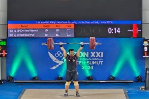 Angkat besi- Medali emas kelas di atas 109 kilo putra jadi milik Rifqy