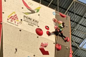 Panjat tebing - Jatim masih teratas dengan tiga emas