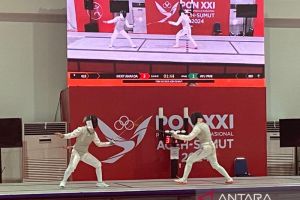 Anggar - Riau cetak emas lewat floret individu putri pada PON XXI