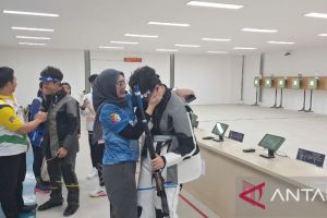 Menembak -Emas jadi hadian ulang tahun Athallah Ahza