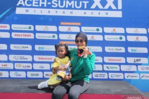 Menantang kontradiksi predikat ibu dan juara