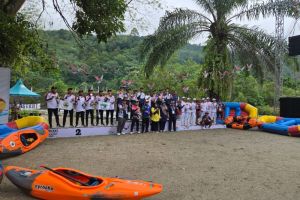 Arung jeram - DIY beri kejutan di sprint R6 putri dengan raihan emas