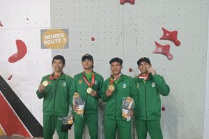 Panjat tebing - Jatim berjaya di boulder tim putra
