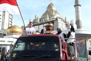 Disambut antusias, kirab obor api abadi PON XXI/2024 keliling Medan