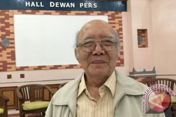 In Memoriam - Atmakusumah sang pendekar kemerdekaan pers