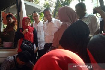 Operasi pasar bahan pangan berlanjut hingga harga stabil