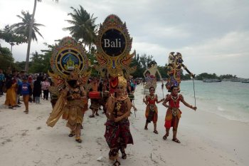 Di Belitung, seniman Bali disambut antusias pengunjung "Festival Kelayang 2 Belitung"