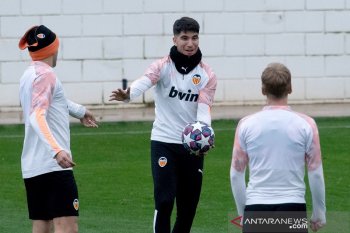 Valencia protes lapangan San Siro