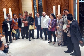 Hendrik Lewerissa sambut gembira penyerahan RUU Daerah Kepulauan