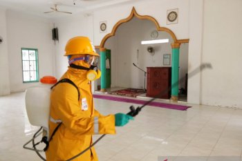Pertamina Dumai sudah semprotkan disinfektan di 30 lokasi