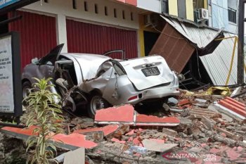 Strong earthquakes hit West Sulawesi&rsquo;s two districts, dozens killed