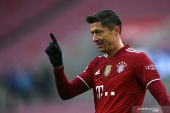 Lewandowski raih penghargaan Pemain Terbaik FIFA 2021
