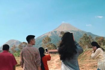 Menikmati "view" Gunung Penanggungan dari Ubaya Training Center