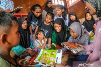 Komunitas bergerak aktif tingkatkan literasi anak-anak pesisir di Jambi