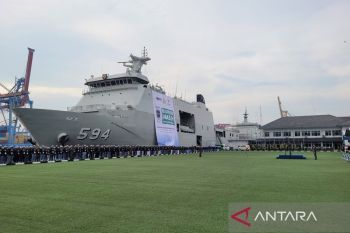 Pesantren kilat ala militer di atas KRI Semarang-594