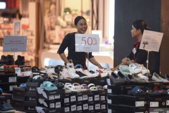 Deflasi Indonesia pertama dalam 25 tahun terakhir, apa artinya?