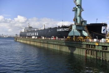 Dua kapal Pertamina masih belum bisa melintasi Selat Hormuz