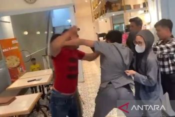 Sudahi memanjakan anak dengan fasilitas berlimpah